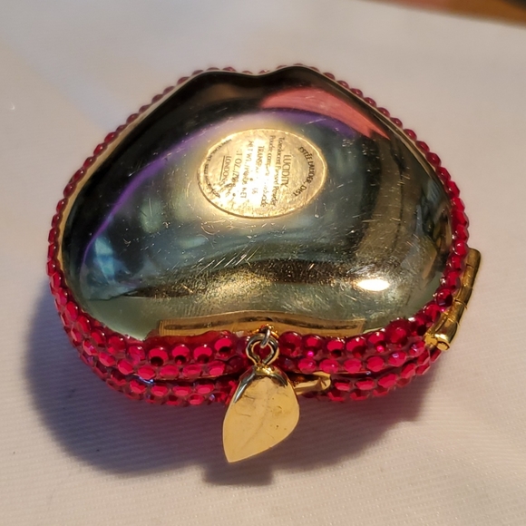 Estee Lauder LADY APPLE Red SWAROVSKI Crystals Gold Collectible Powder {Rare} - Picture 5 of 8